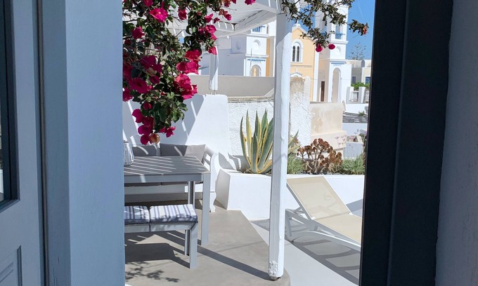 Megalochori House | Beautifully Restored Traditional Village House "Eirini"