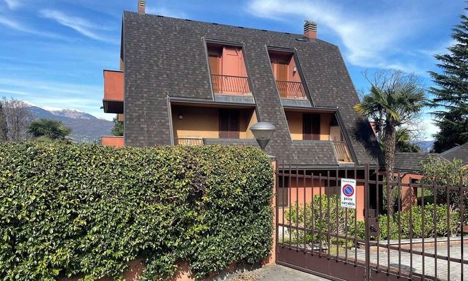 Carciano House | LovingStresa3 with garden 300 meters from the Lake