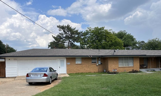 Grapevine Apartment | Low Fees Close to DFW