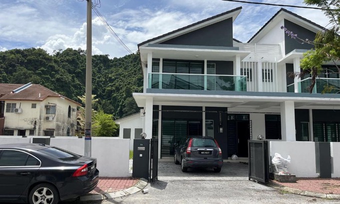 Kampung Tembok House | Guest Rated 10/10: Mountainville Semi-D Bungalow for All