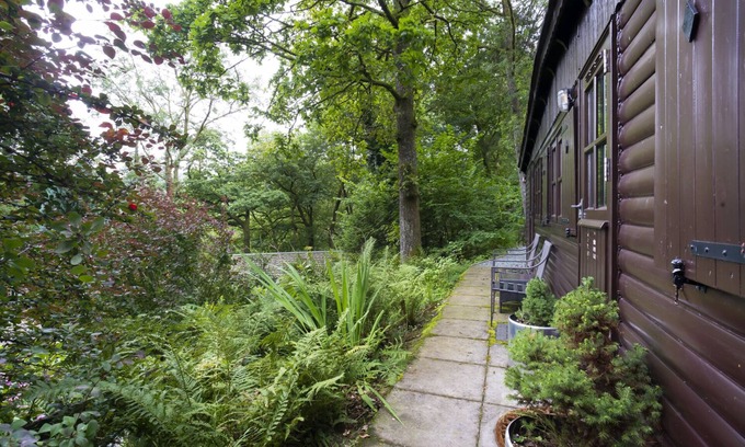 Skelwith Bridge Ski Chalet | Pet-Friendly Retreat at Low Tarn Lodge – Cozy One Bedroom
