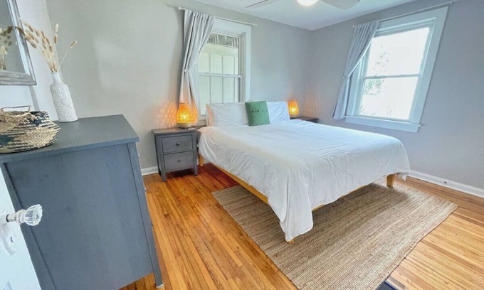 Jacksonville Beach Apartment | Beachside Bliss: 4 Blocks to the Shore with Ocean Views