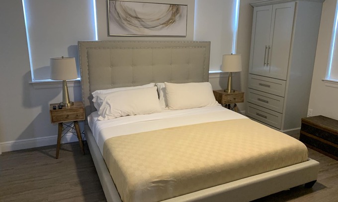 Mobile Apartment | Top-Rated Midtown Apartment with Kitchen & Breakfast Included