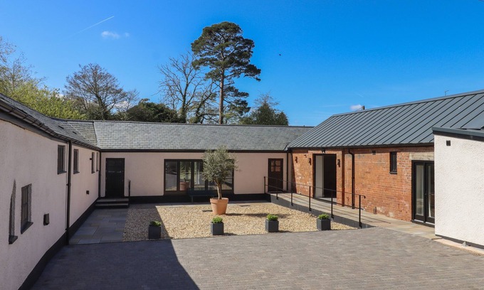 Clyst St Mary Cottage | Lower Marsh Barns: Characterful Pet-Friendly Cottage Retreat
