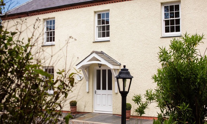 Pembroke Apartment | Inviting Lower Old Farmhouse at Portclew Cottages