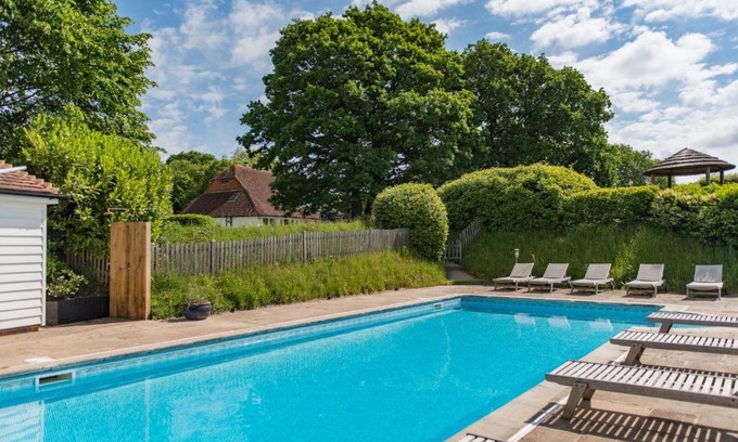 Cranbrook House | Discover Lower Standen Farm: Your Ideal Getaway