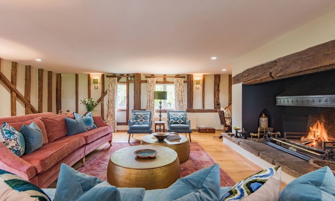 Cranbrook House | Spacious Lower Standen Farmhouse with Private Pool for 13