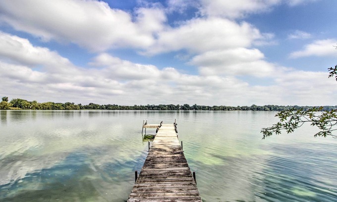 Big Lake Apartment | Relax in the Lower Unit of Cabin with Shared Dock & Fire Pit