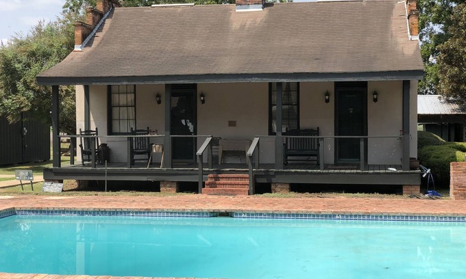 Cheneyville Bed & Breakfast | Discover Comfort at Loyd Hall Plantation with Pool & Breakfast