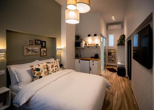 Ioannina Town Centre Apartment | Chic Lozia Studio - Pet Friendly & Guest Rated 9.8/10