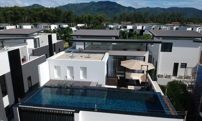 Laguna Villa | Discover a Private Rooftop Pool Villa in Laguna for 9