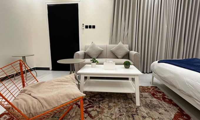 Riyadh Apartment | LP36.3 - Chic Studio Apt Near Boulevard City