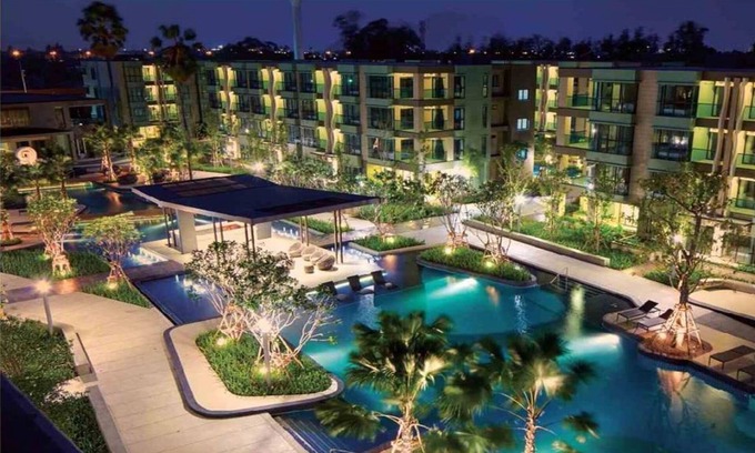 Cha-am Condo | Beachfront Bliss at LPN Park: Rated 10/10 with Ocean Views