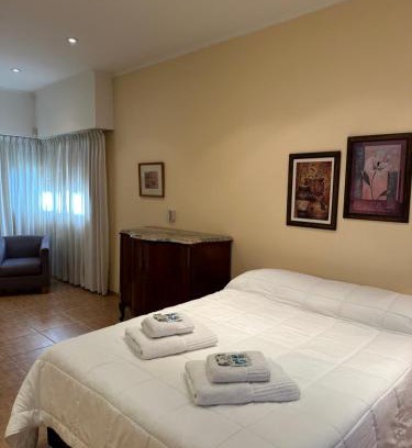 Monte Grande House | Budget-Friendly Stay at LPR Express EZE Airport & Pool Access