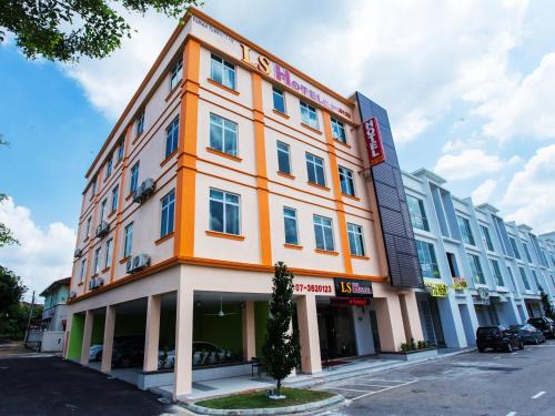 Bandar Baru Permas Jaya Hotel | Budget-Friendly LS Hotel: Family-Friendly Stay Awaits!
