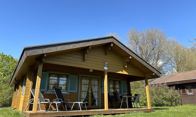 Hayingen House | Cozy Holzblockhaus with Ocean View in Ferienpark Lauterdörfle