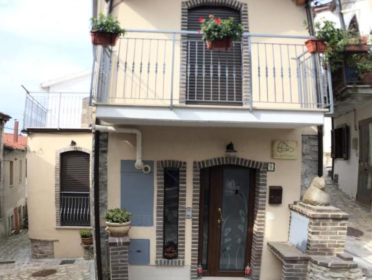 Picerno Bed & Breakfast | Comfortable Stay at Lu Can: Family-Friendly Amenities Await