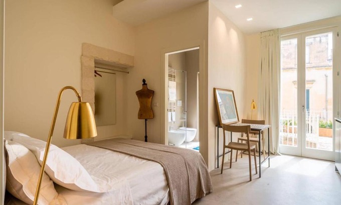 Lecce Historic Center Cabin | Stylish Junior Suite at Lu Leccio - Family-Friendly Stay