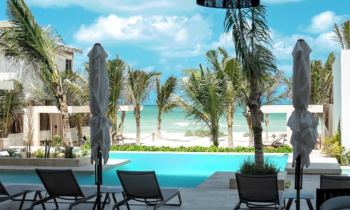 Progreso Municipality Apartment | Luxury 3BR Oceanfront Retreat - Pool, Views & Private Beach