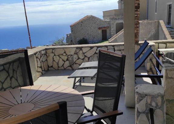 Cres House | Discover Lubenice-Rodinis Room: Ocean View & Pet Friendly