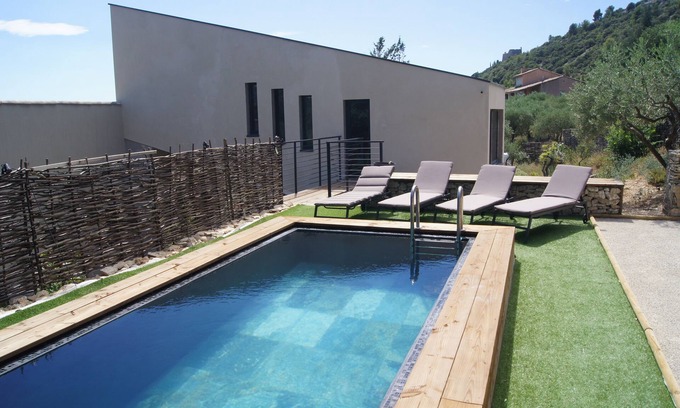 Saint-Saturnin-les-Apt House | Tranquil Luberon Gîte with Ocean View & Private Pool