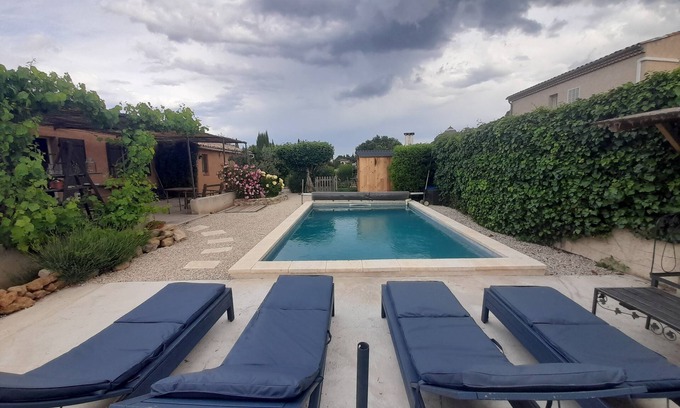 Pertuis Villa | Relaxing Luberon Retreat with Pool and Family-Friendly Perks