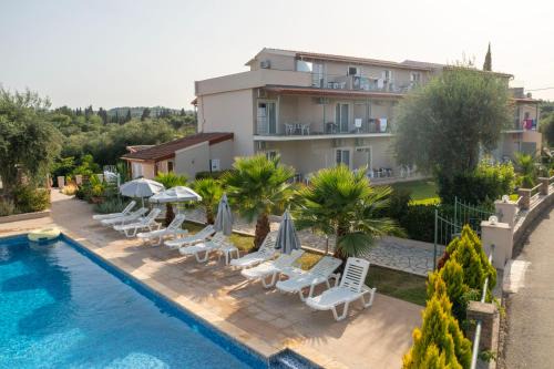Gouvia Bed & Breakfast | Discover Luca Mare: Oceanfront Retreat with Pool & Pets Welcome