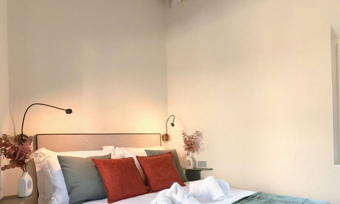 San Niccolo Apartment | Discover Luca's Home: Cozy Stay Near the Rose Garden