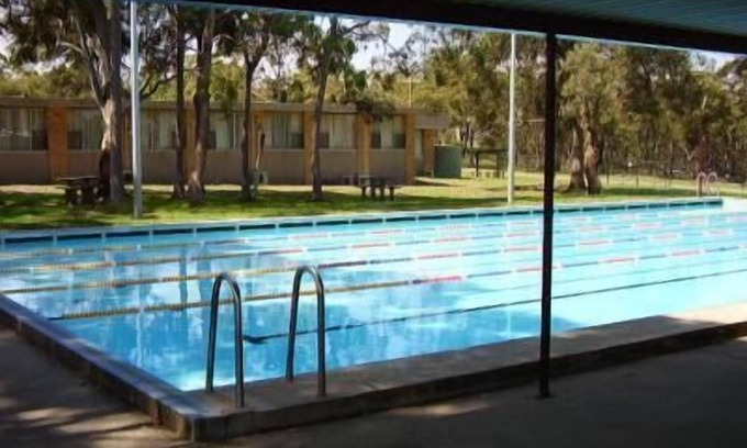 Lucas Heights Hotel | Family-Friendly Lucas Heights Motel with Pool and Breakfast