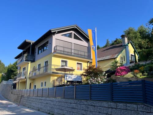 Millstatt Apartment | Oceanfront Retreat at Lucashof Millstättersee, Rated 9.7