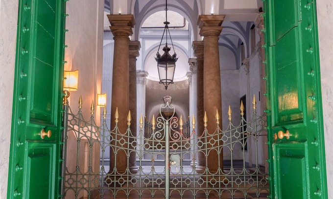 Genoa Historical Centre Apartment | Discover Luccoli's Corner: Guest Rated 9.8 with Ocean Views