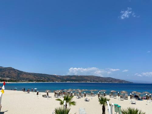 Montepaone Lido Apartment | Book Your Oceanfront Escape at Luce del Sole Today!