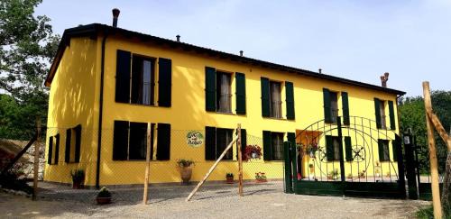 Vezzano sul Crostolo Bed & Breakfast | Oceanfront Retreat at Luci nel Bosco: Rated 9.7/10