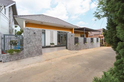 Da Lat Apartment | Family-Friendly Lucia House: Perfect for Your Next Getaway