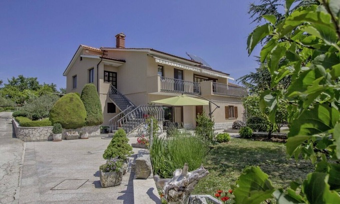 Gracisce Apartment | Top-Rated Lucia in Gračišće with Pool & Family Amenities