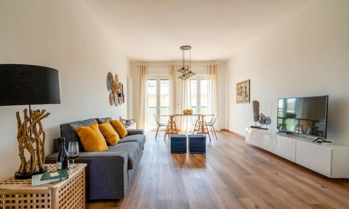 Acquaviva delle Fonti Apartment | Discover Comfort and Brightness at Luciano's Hotel - Guest Rated 9.8