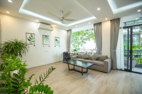 Tay Ho Apartment | Relax at LUCK APART 6 - Scenic View & Family Friendly