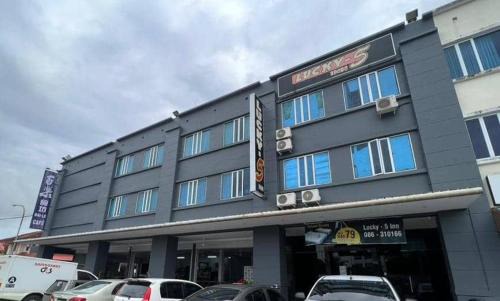 Bintulu Hotel | Budget-Friendly Stay at LUCKY - 5 INN with Great Amenities