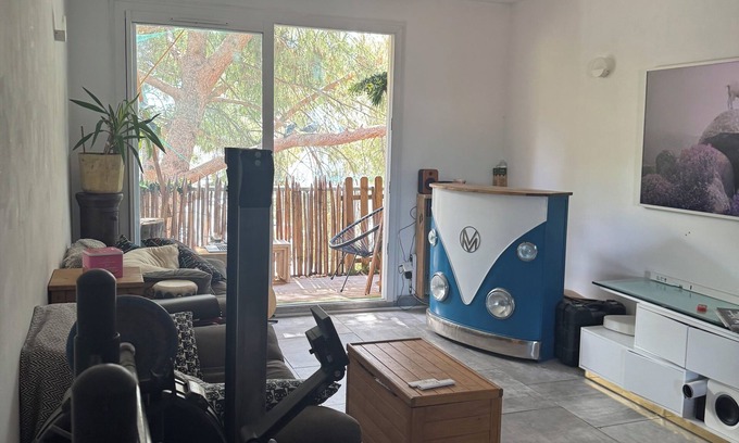 Saint-Martin Bed & Breakfast | LUCKY ART HOME, MONTPELLIER CENTER TOWN 2 STREETCAR STOPS AND BEACHES 10 MIN AWAY.