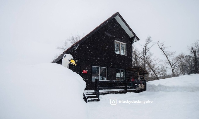 Myoko Cabin | Cozy Getaway at Lucky Duck Cabin Myoko with Breakfast