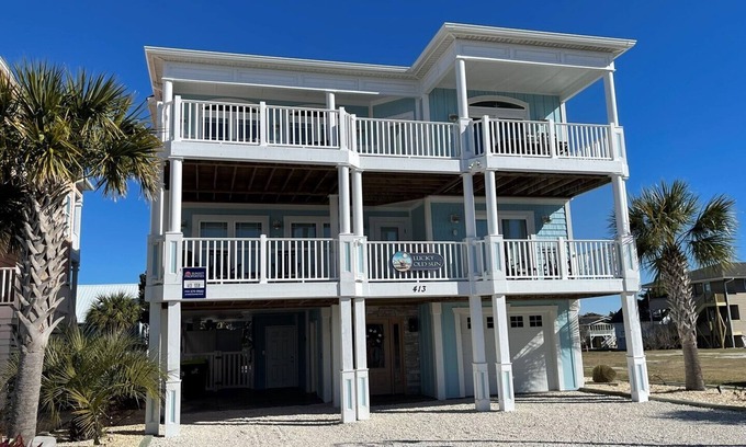 Sunset Beach House | Relaxing Oceanfront Retreat at Lucky Old Sun Properties