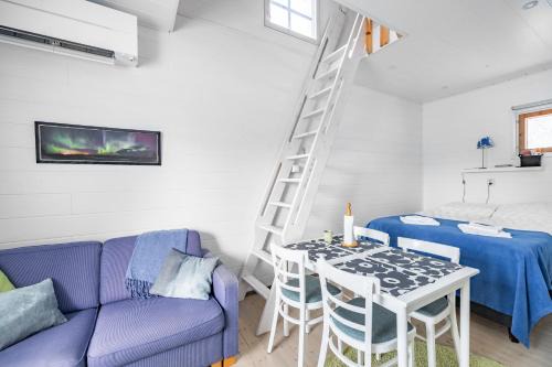 Pyhatunturi Apartment | Discover Lucky Ranch Cabin 3: Pet-Friendly Retreat with Spa