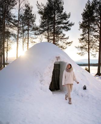 Pyhatunturi Apartment | Experience Lucky Ranch Snow Igloos with Oceanfront Views