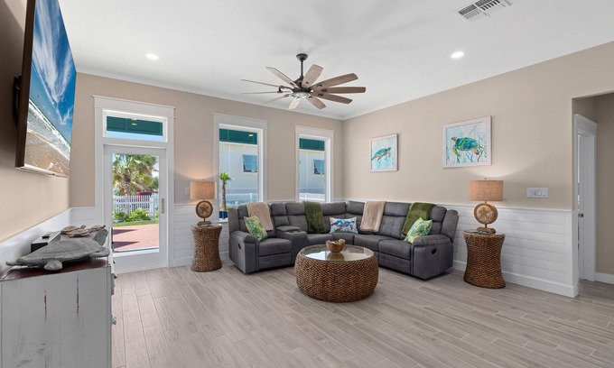 The Shores House | Discover Lucky Turtle: Private House with Pool & Ocean View