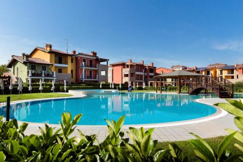 Lugana Apartment | Lucy Hotel: Guest Rated 10/10 with Pool and Hot Tub