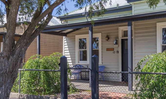 Kyneton House | Experience Lucy's Cottage with Ocean Views in Kyneton
