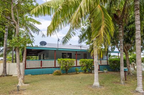 Nelly Bay House | Discover Ludbrookes: Family & Pet Friendly Accommodation