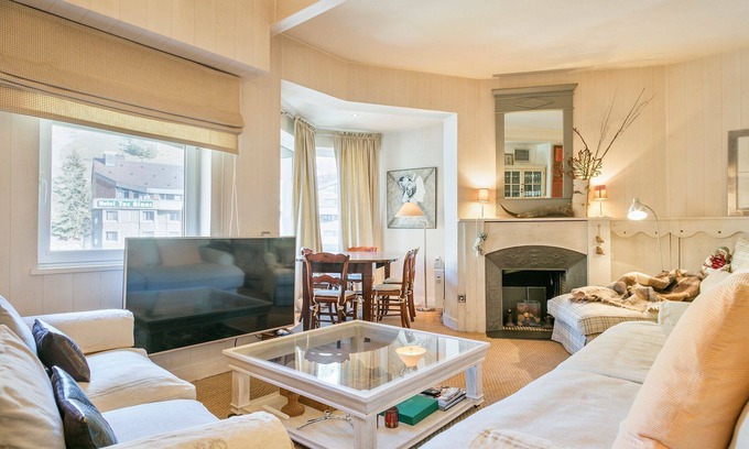 Baqueira Apartment | Relaxing Getaway at Luderna - Besiberri Apartment