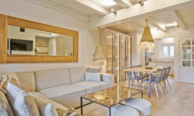 Pujo House | Experience Luderna - Casa con jardín Bedrera with Spa & More