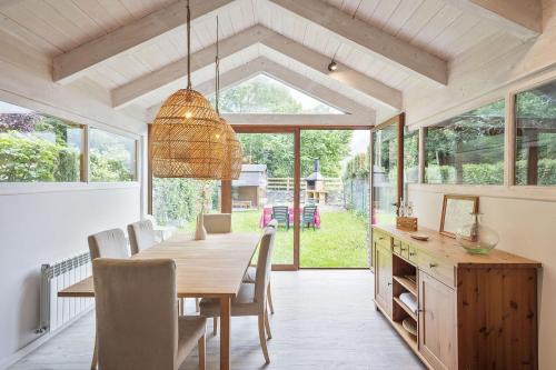 Arro Apartment | Family-Friendly Luderna with Garden & Aneto Views